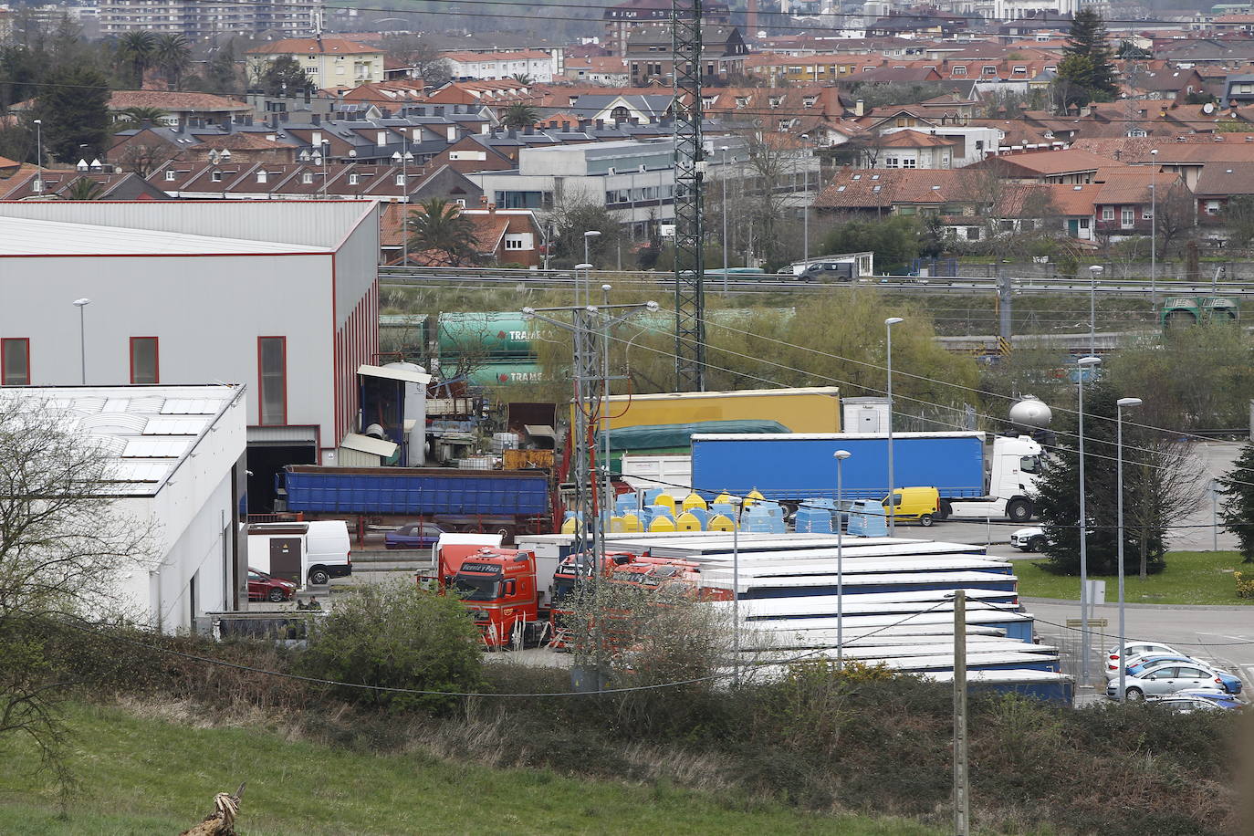 No secundará el paro, sin embargo, la Agrupación Empresarial de Transporte de Cantabria (Aetrac), con 2.500 camiones. Son, en su mayoría, grandes empresas con contratos de transporte continuados 