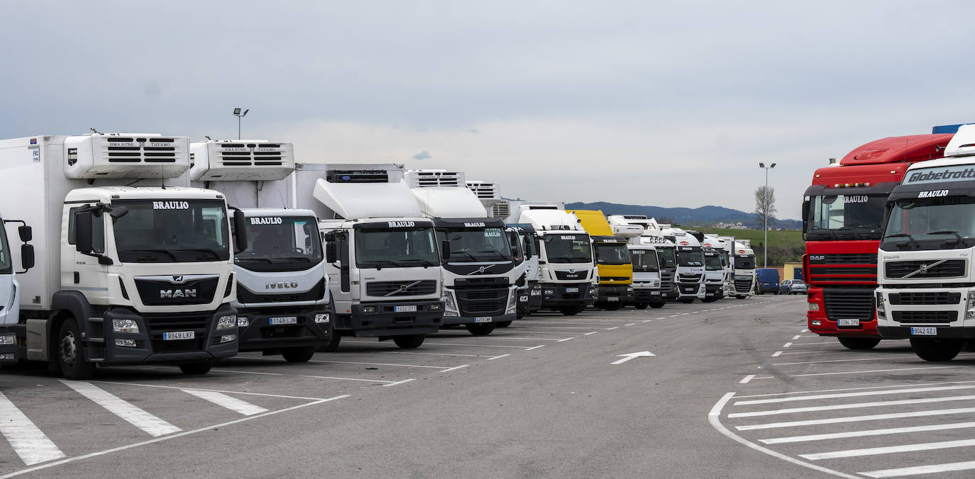 Fotos: Primera jornada de paro de los transportistas autónomos