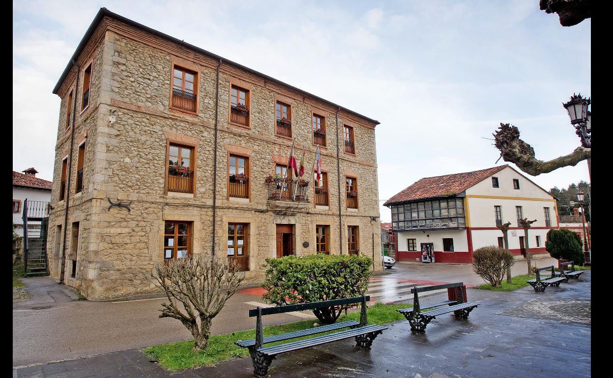 El Ayuntamiento de Ruiloba en el barrio de La Iglesia. 