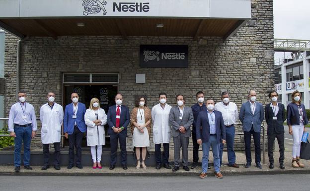 Representantes de CEOE-Cepyme de Cantabria, Nestlé y la Universidad Europea del Atlántico. 