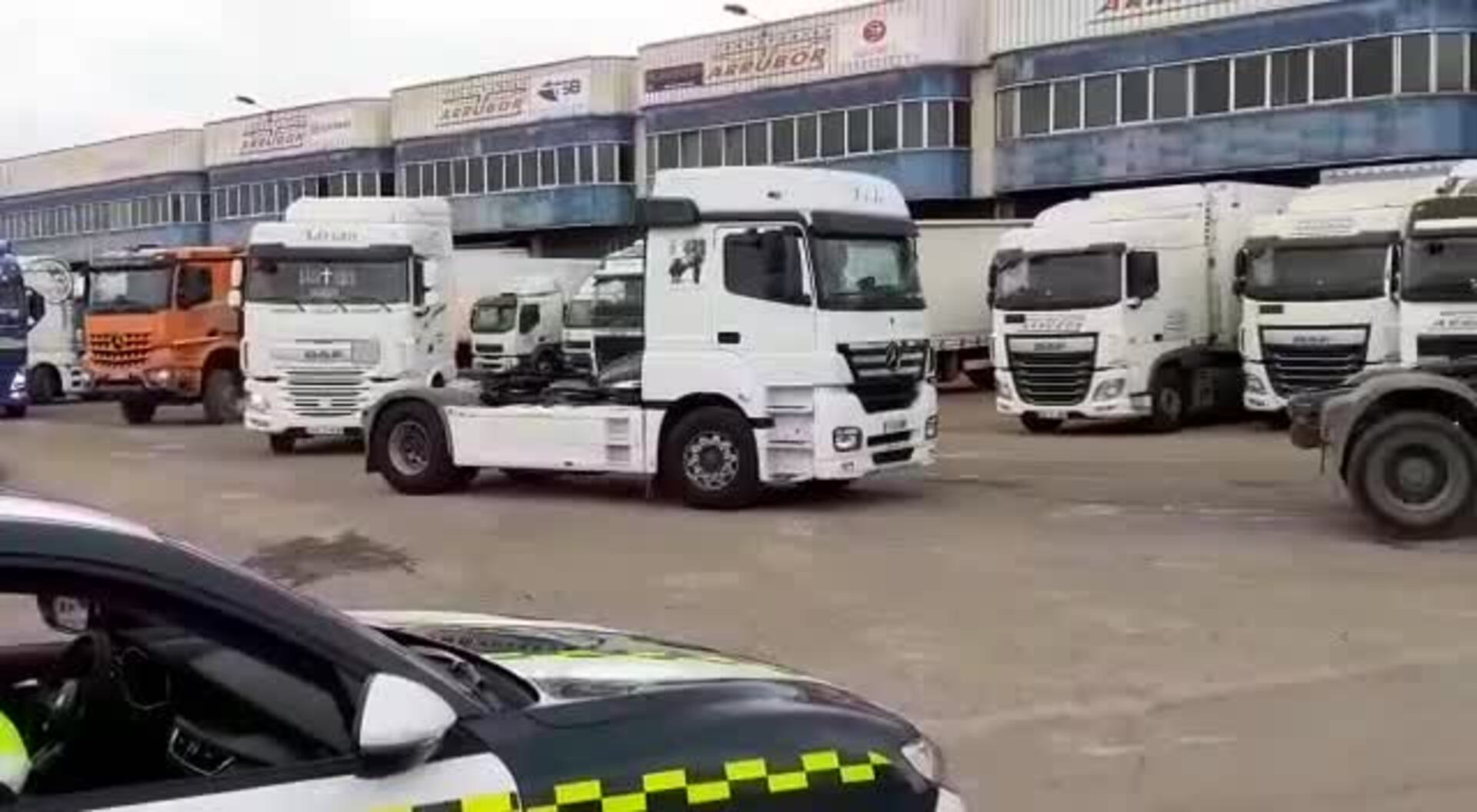 Caravana de camiones para protestar por la subida de los carburantes