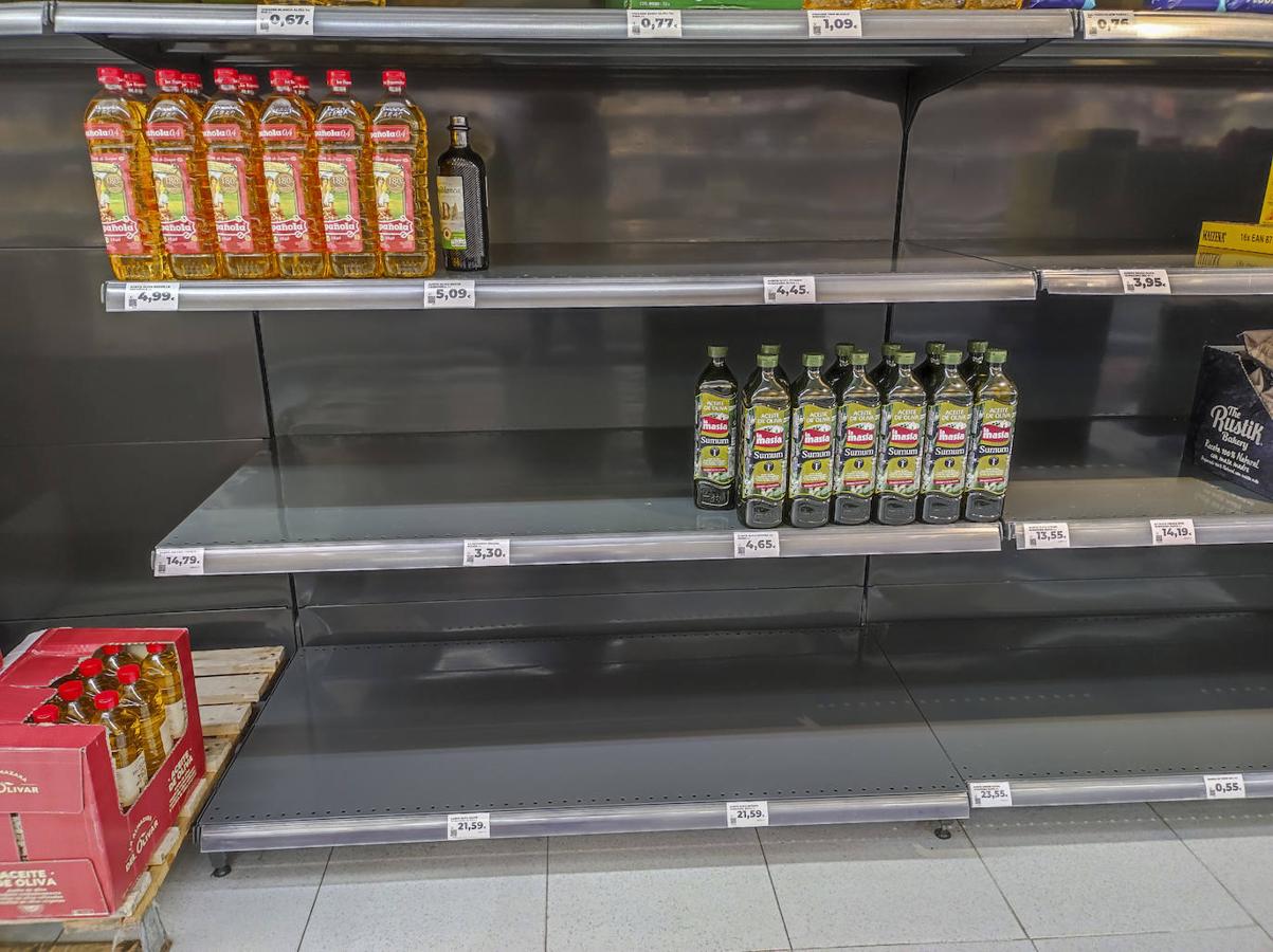 Fotos: El mercado de la Esperanza y un supermercado, ayer