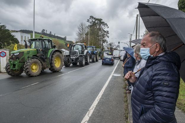 El Gobierno da la vuelta al Presupuesto para lanzar ayudas a sectores afectados por la crisis de precios 