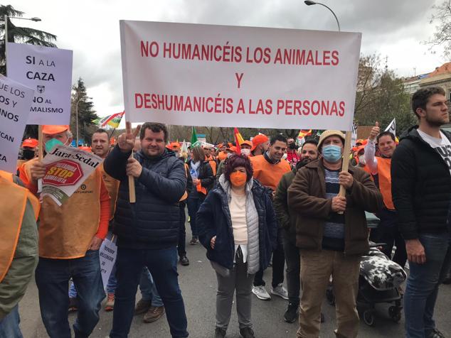 Fotos: Más de cuatro mil cántabros se suman en Madrid al clamor en defensa del mundo rural