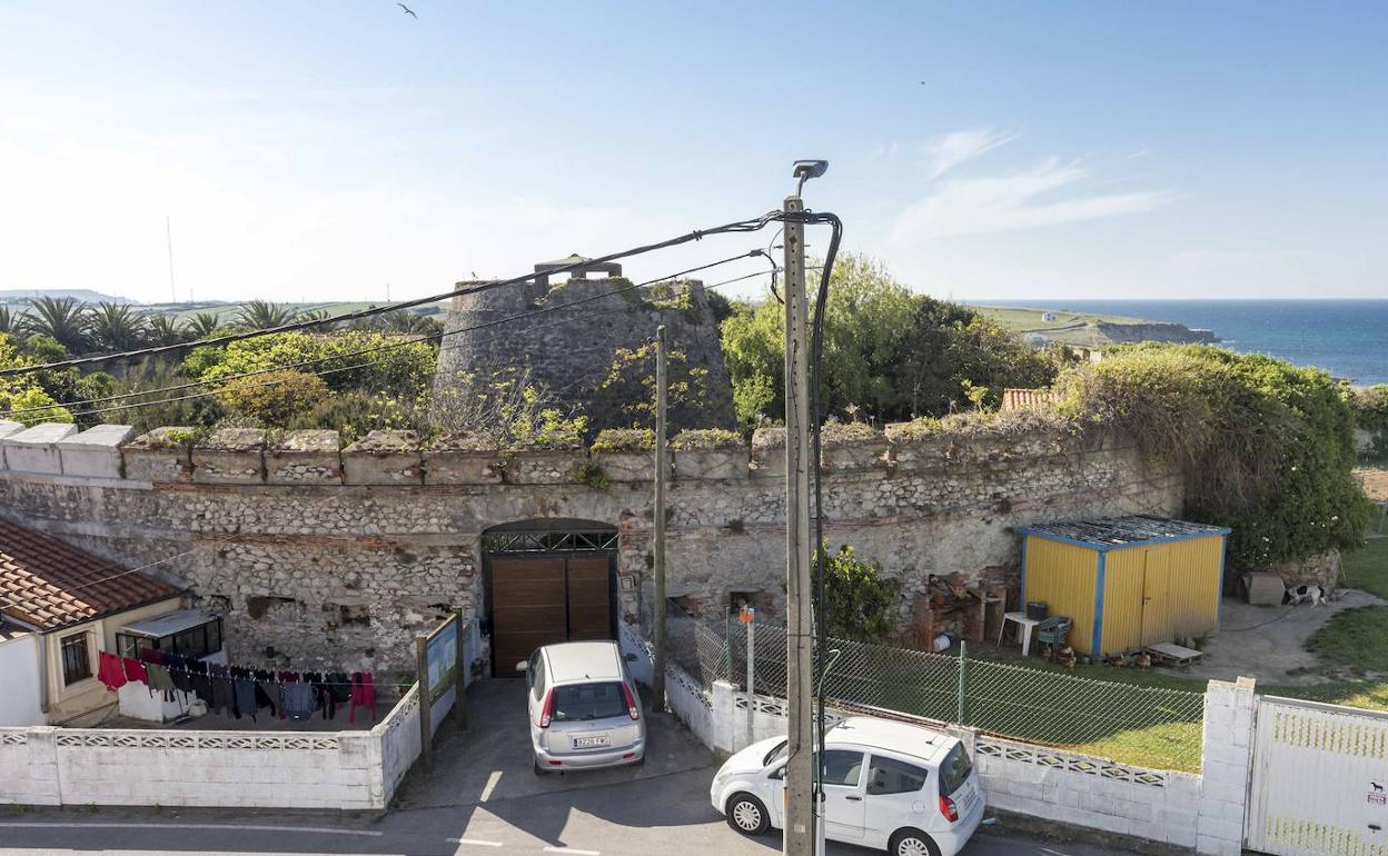 Castillo de Corbanera, construido en 1874 y declarado Bien de Interés Cultural en el año 2012. 