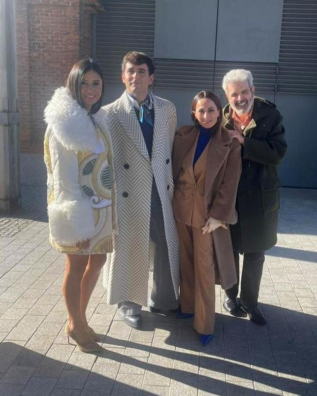 Odette Álvarez, junto a los jueces del espacio: Lorenzo Caprile, María Escoté y Palomo Spain.