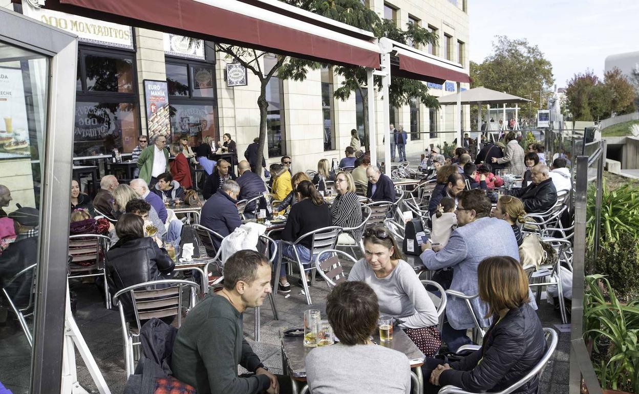 Imagen de archivo de la terraza del local en el que ocurrieron los hechos.