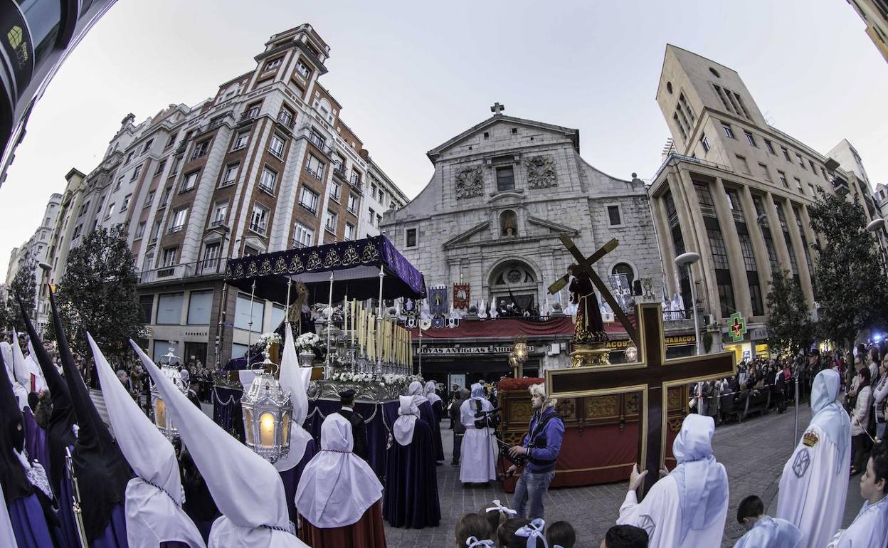 Imagen de archivo de la procesión de El Encuentro, en la calle Juan de Herrera de Santander.