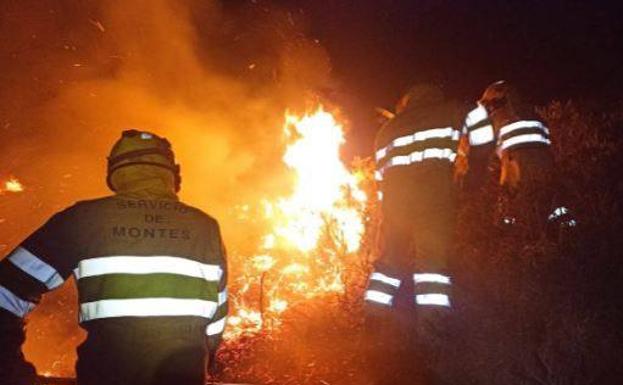 Imagen de un fuego de los últimos días en San Pedro del Romeral.