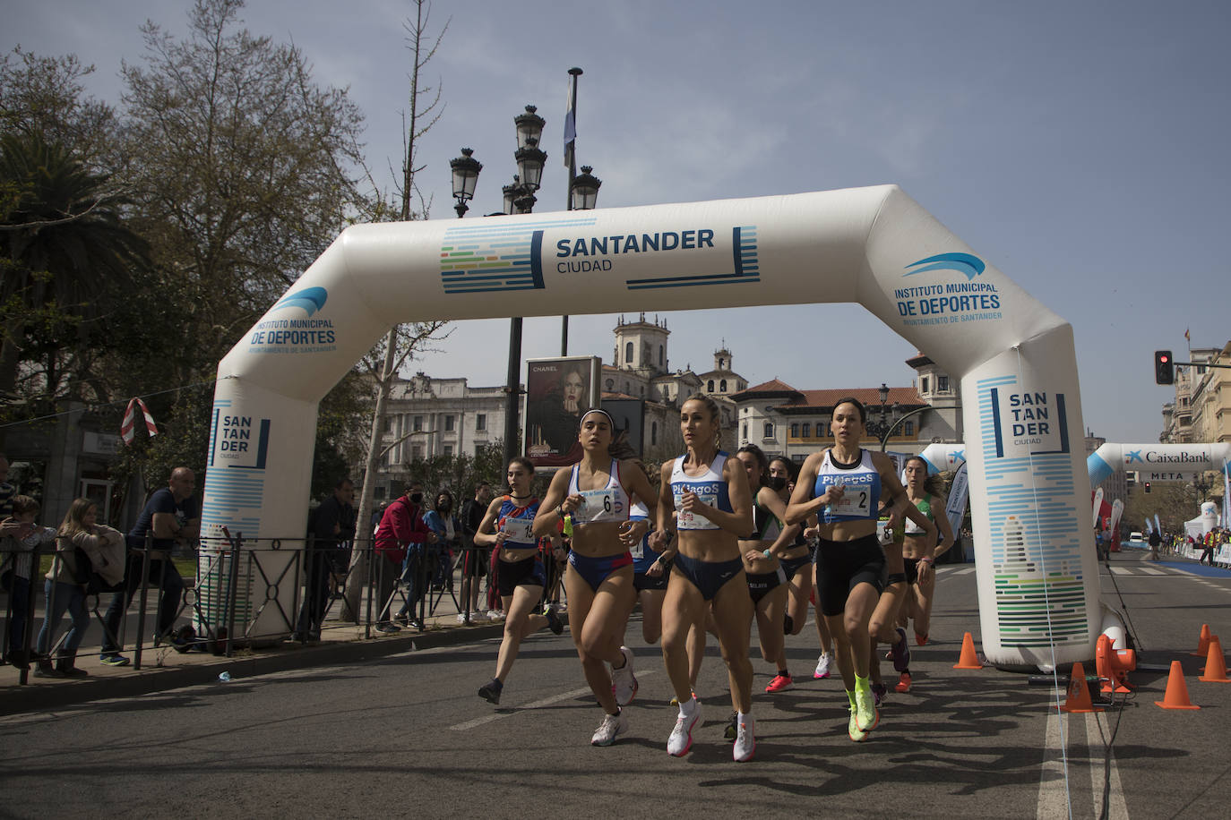 Fotos: Margarita Fuentes-Pila y Mohamed Attaoui vuelan en la Milla de Santander