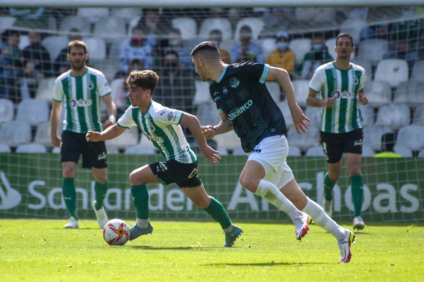 Choque poco brillante del equipo verdiblanco en el que se lleva los tres valiosos puntos