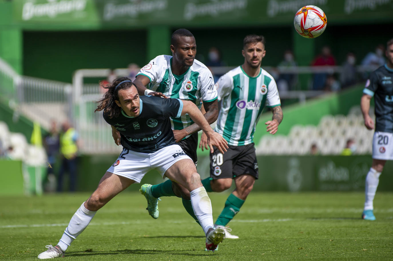 Choque poco brillante del equipo verdiblanco en el que se lleva los tres valiosos puntos