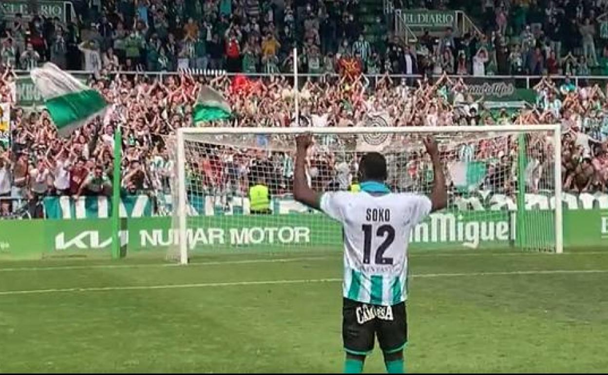 Así celebró el Racing con la Gradona la victoria ante el Logroñés