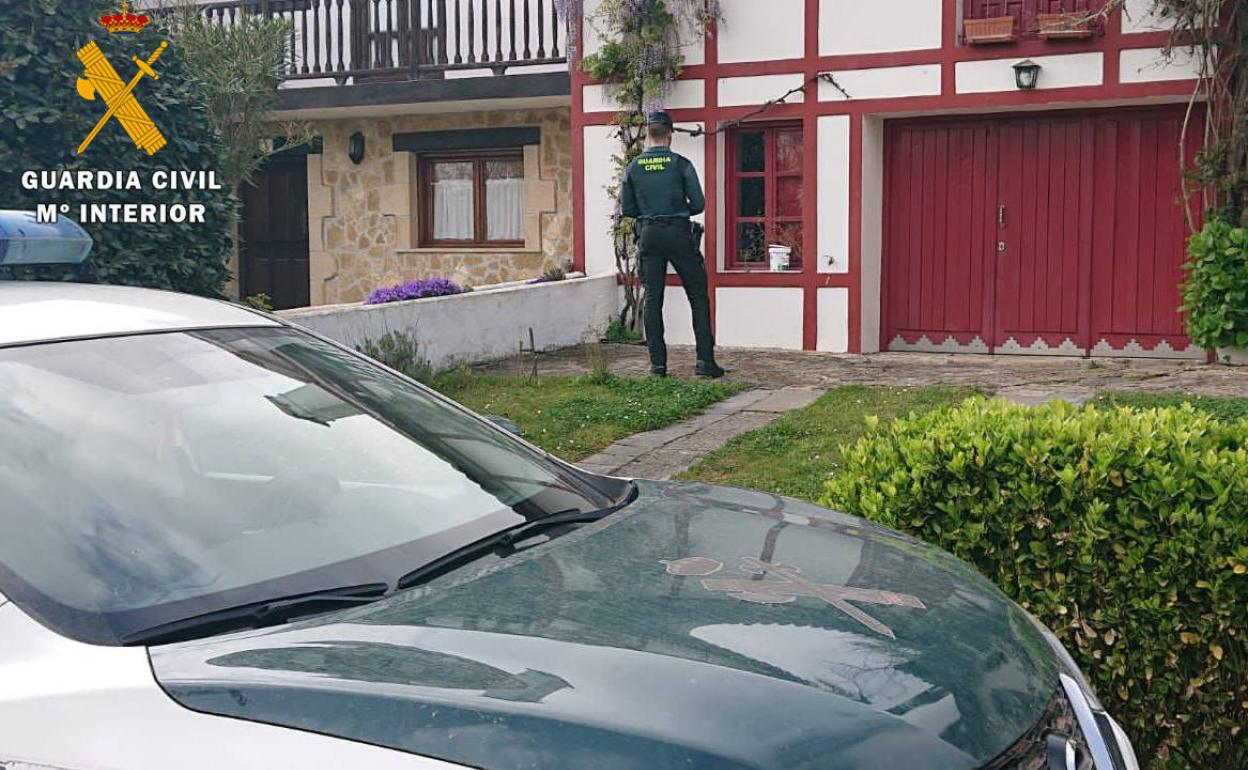 Detenidos dos delincuentes habituales por robo con fuerza en una casa en obras de Arnuero