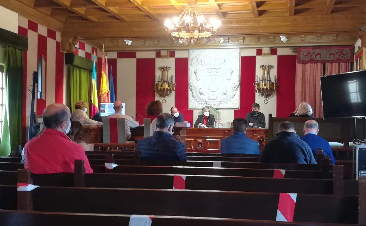Una imagen de la sesión plenaria, este jueves, en el Ayuntamiento de Camargo.