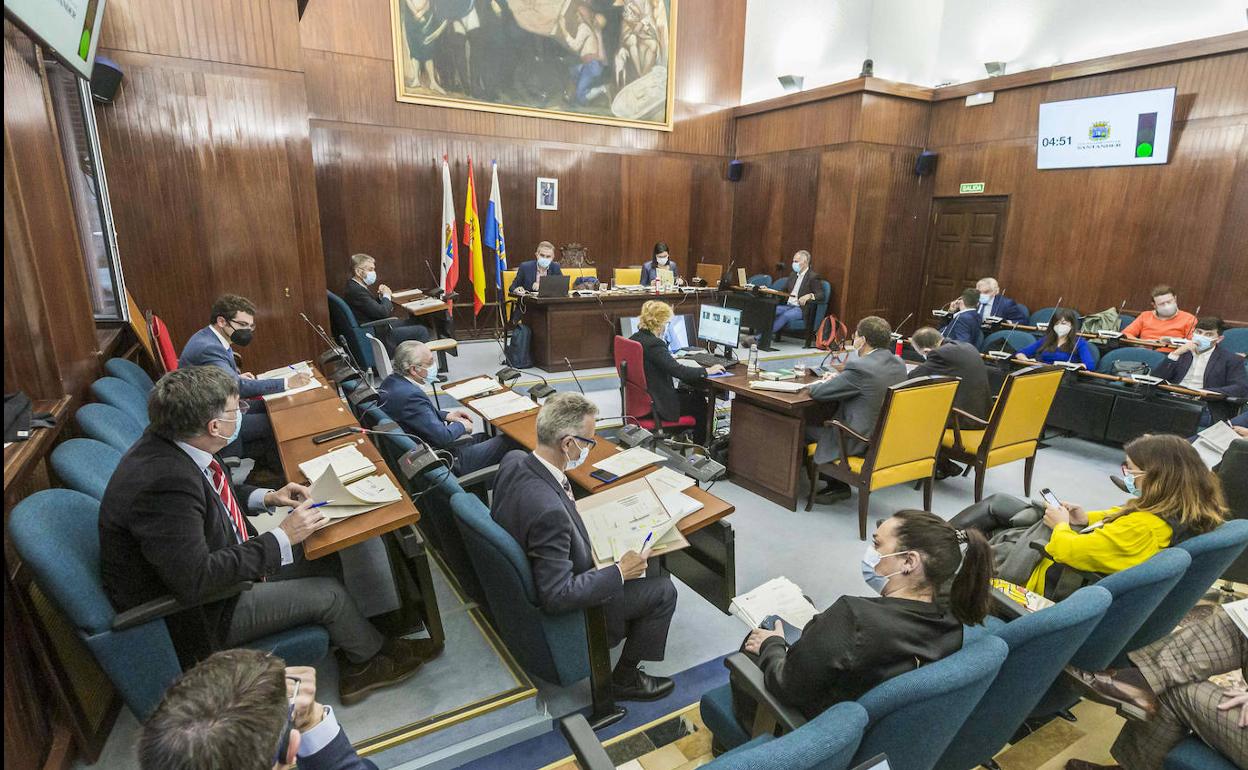 Tras dos años de pandemia, el Pleno ha recuperado hoy la presencia de todos los concejales. 