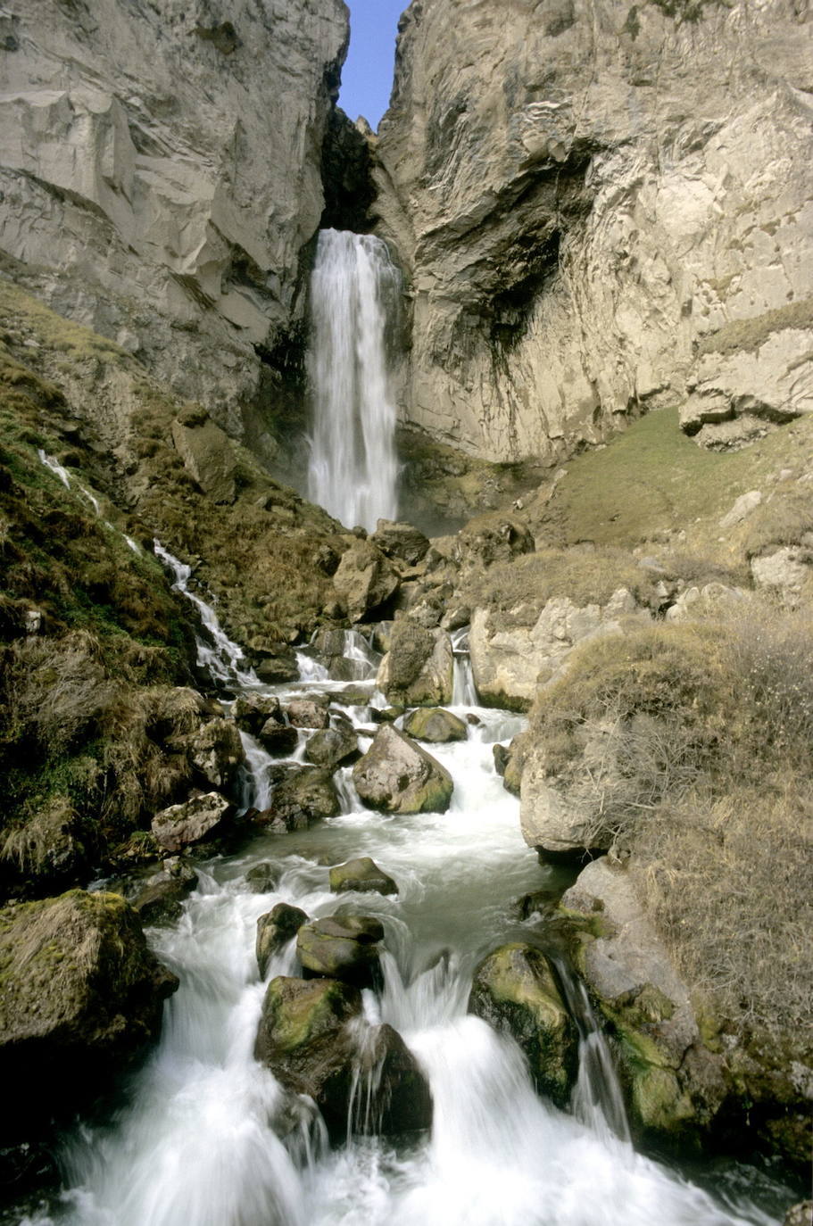 Cordillera del Cáucaso (Georgia, Armenia, Irán, Turquía, Azerbaiyán y Rusia)