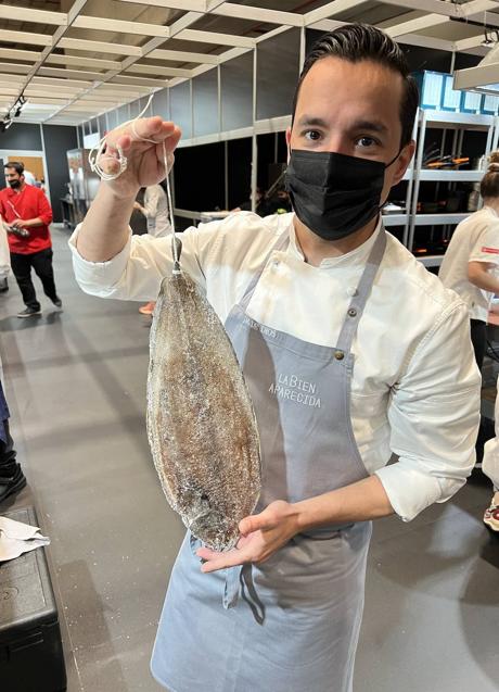 Imagen - José Manuel de Dios. El chef de La Bien Aparecida sorprendió con su ponencia de los pescados planos. 