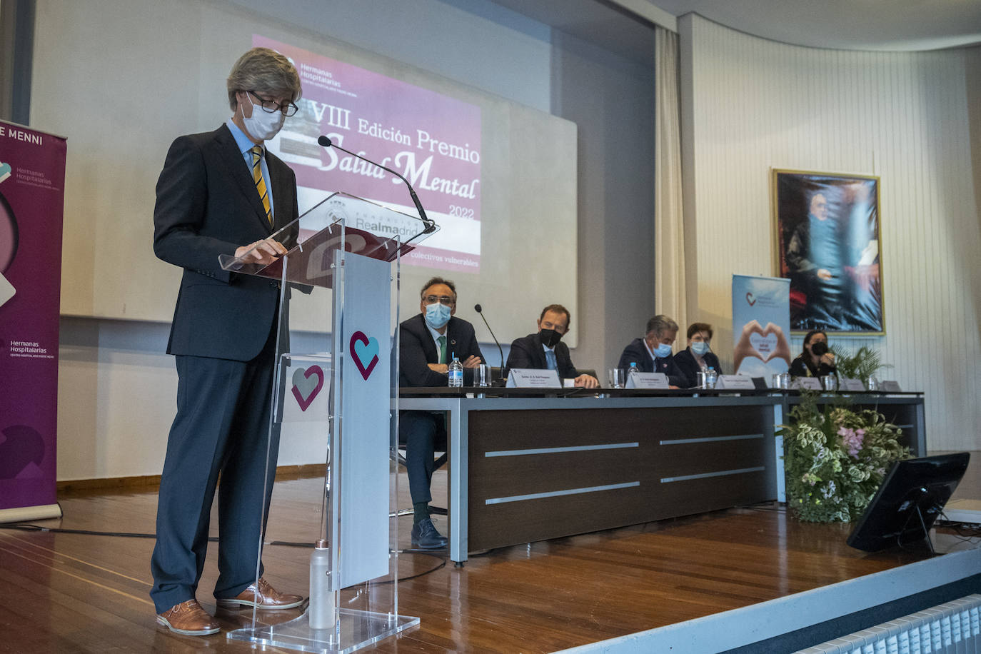 Fotos: Emilio Butragueño recoge el premio Padre Menni a la Fundación Real Madrid