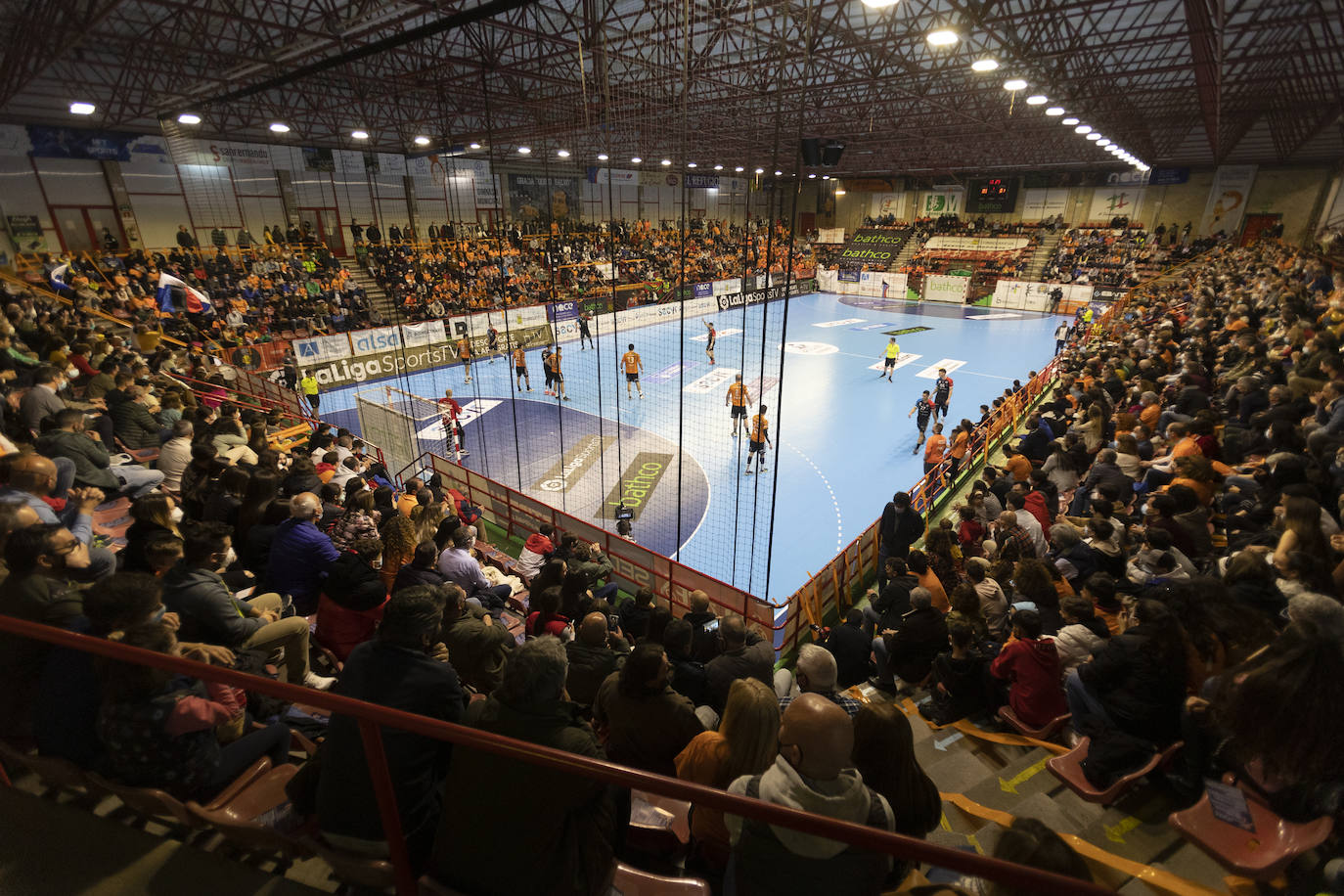 Fotos: El derbi de balonmano entre el Bathco y el Unicaja