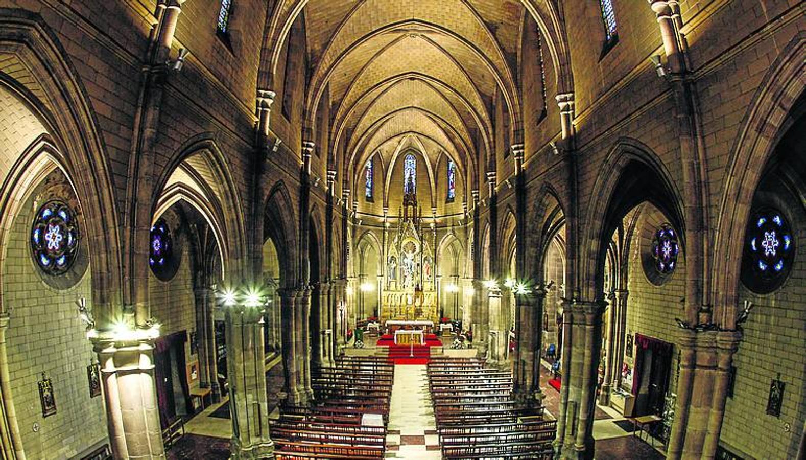 Interior de la iglesia de La Asunción, que celebra su 120 aniversario. 