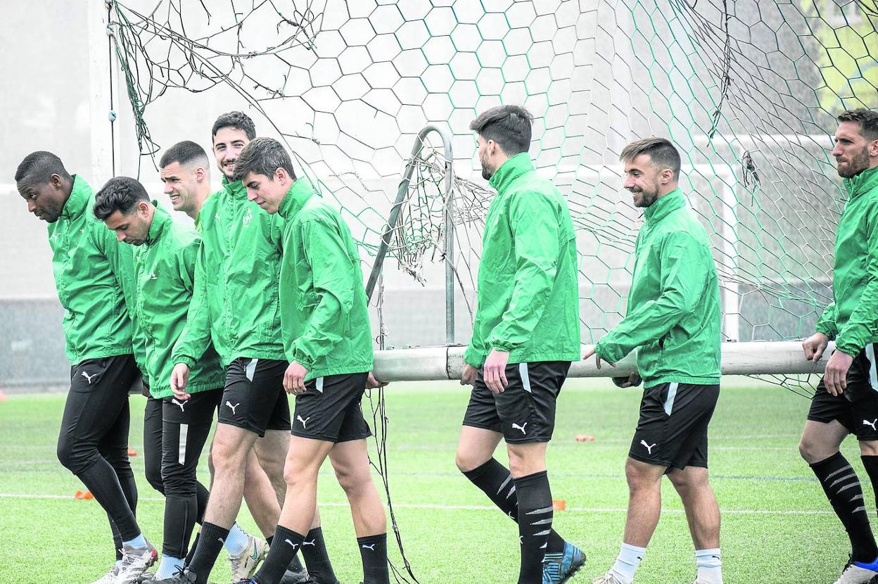 Los futbolistas del Racing, esta semana en La Albericia. 