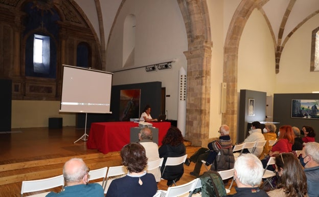 Un momento de la presentación del libro y del documental en el Centro de Estudios Lebaniegos 