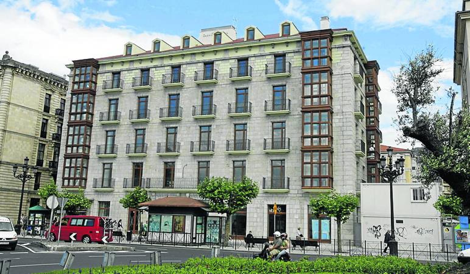  Casa de Piedra (1,1 millones). El emblemático edificio del Paseo Pereda es la sede de la Agencia Cántabra Tributaria (ACAT). 