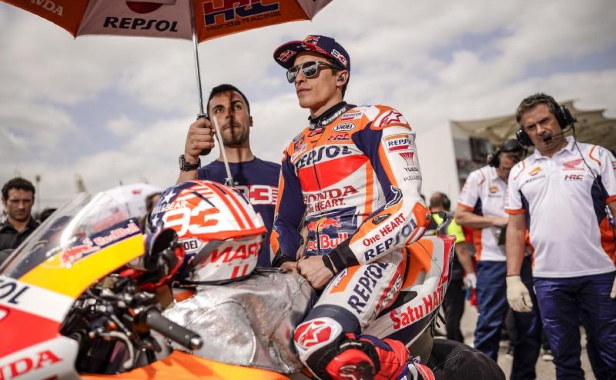 Marc Márquez, antes de la salida en el circuito de Las Américas.