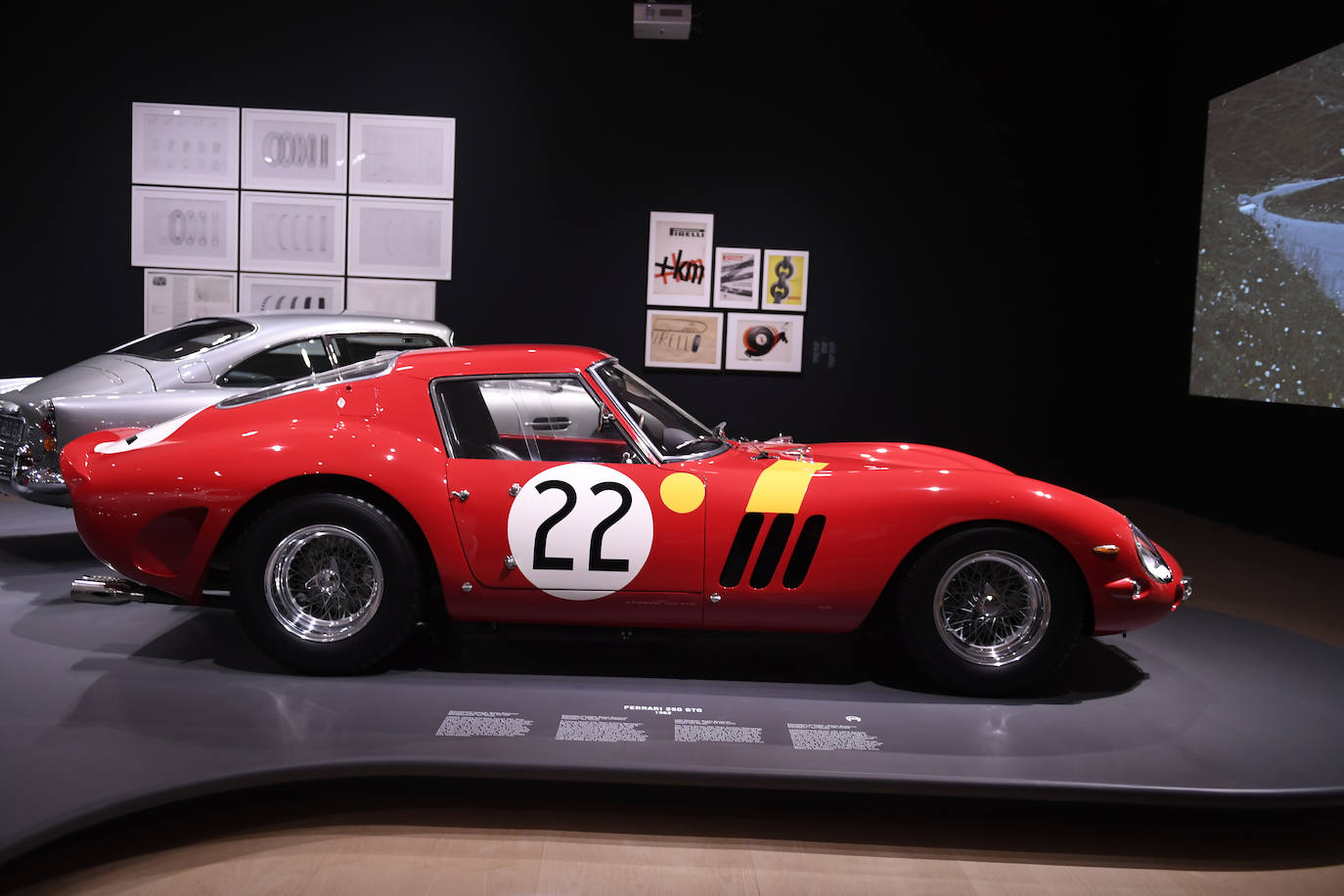 Ferrari 250 GTO Año: 1962.Cilindrada: 2.953 cm3. Consuo: 22 l/100 km. Velocidad: 282 km/h 