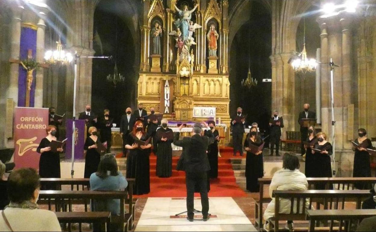 Concierto del Orfeón Cántabro el año pasado en la Iglesia de la Asunción de Torrelavega 