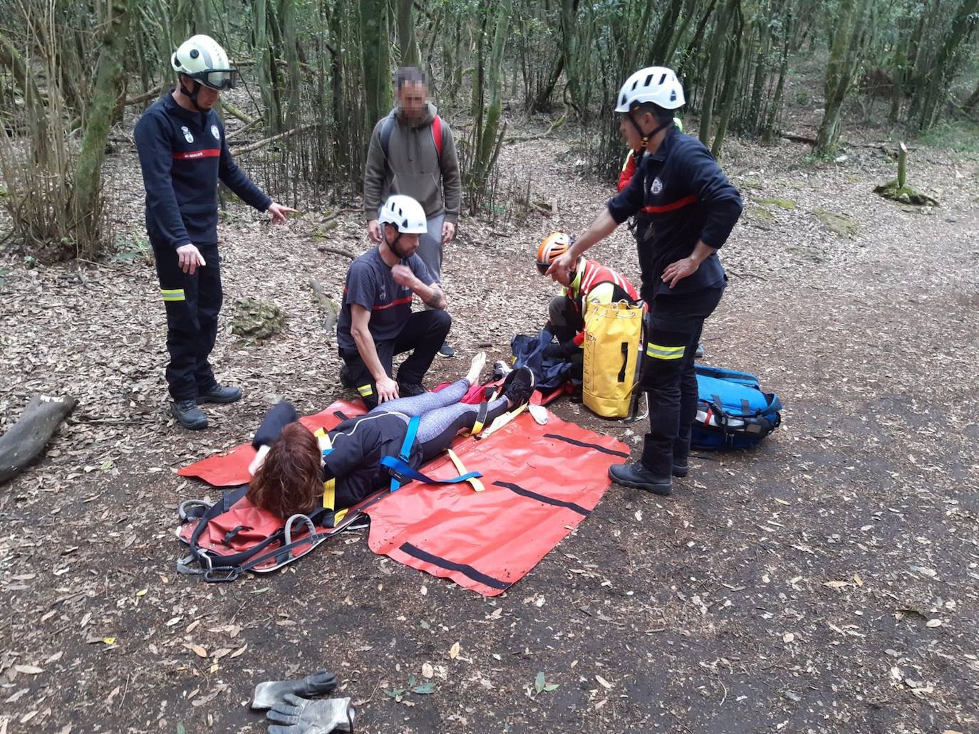 Fotos: Imágenes del rescate en el Monte Buciero de Santoña