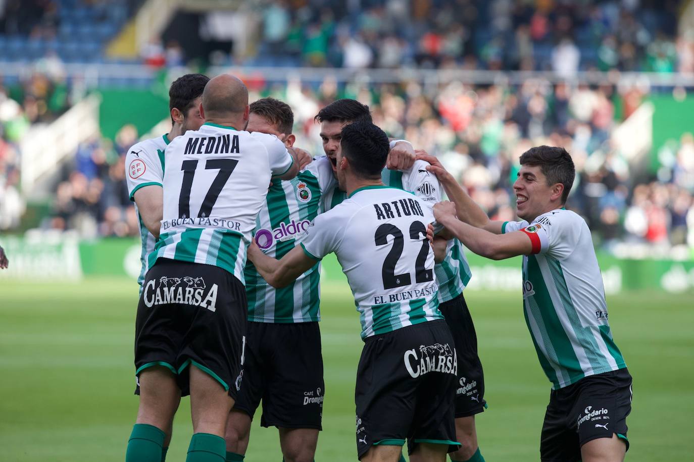 Fotos: Imágenes de la celebración de la victoria del Racing frente a la UD Logroñés