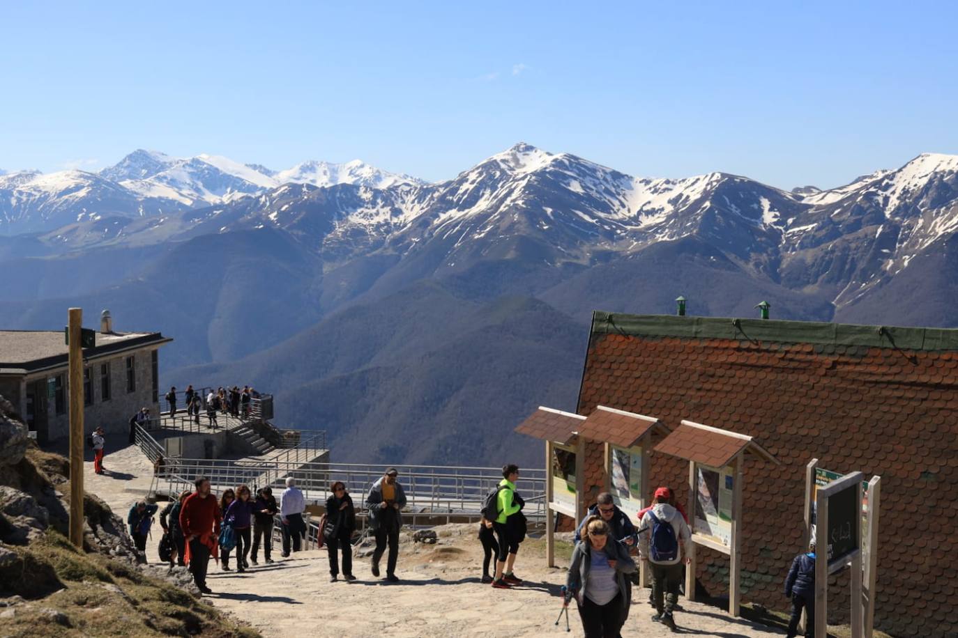 Fotos: El teleférico de Fuente Dé, a tope