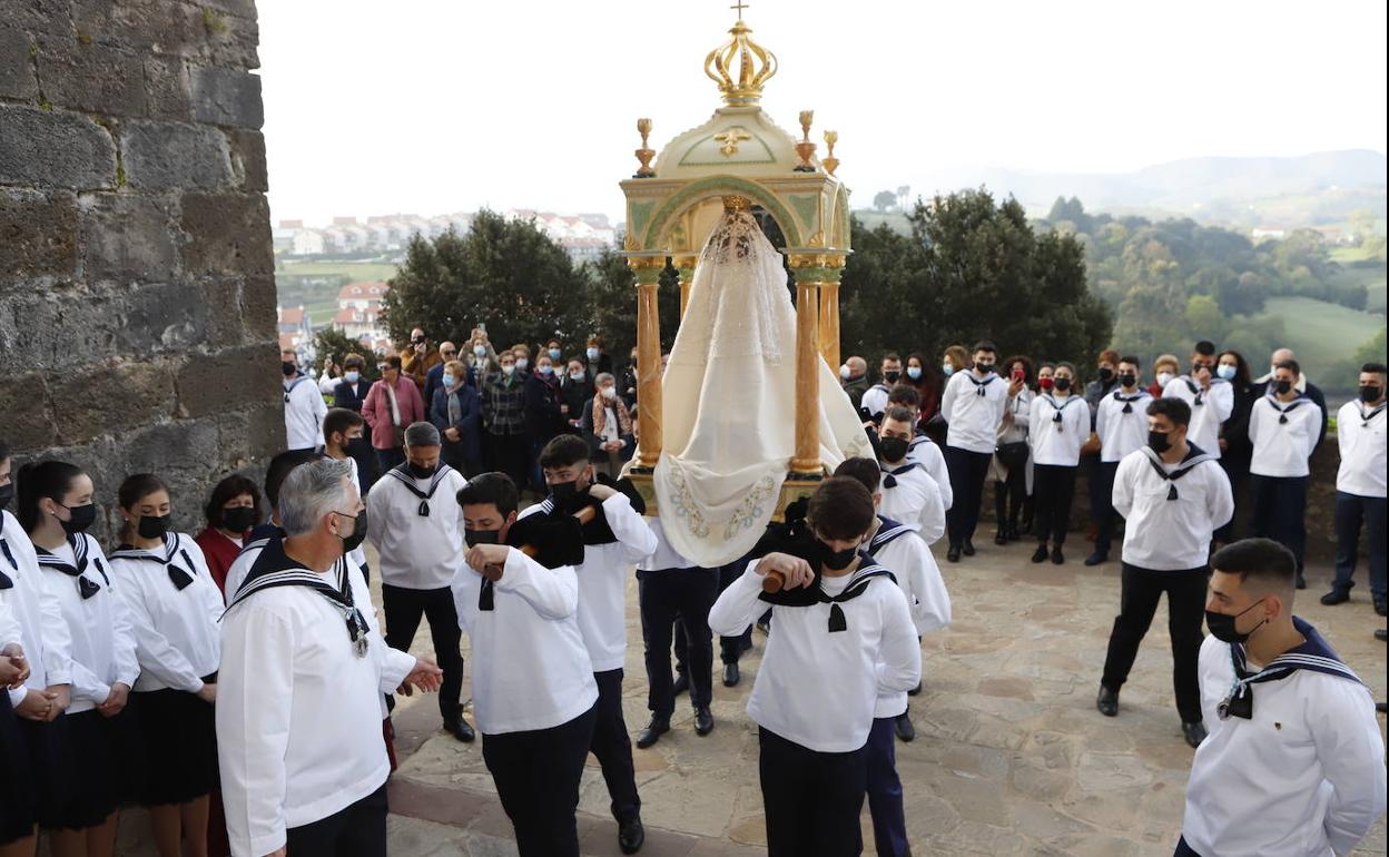 El Santo Encuentro cierra las procesiones de San Vicente