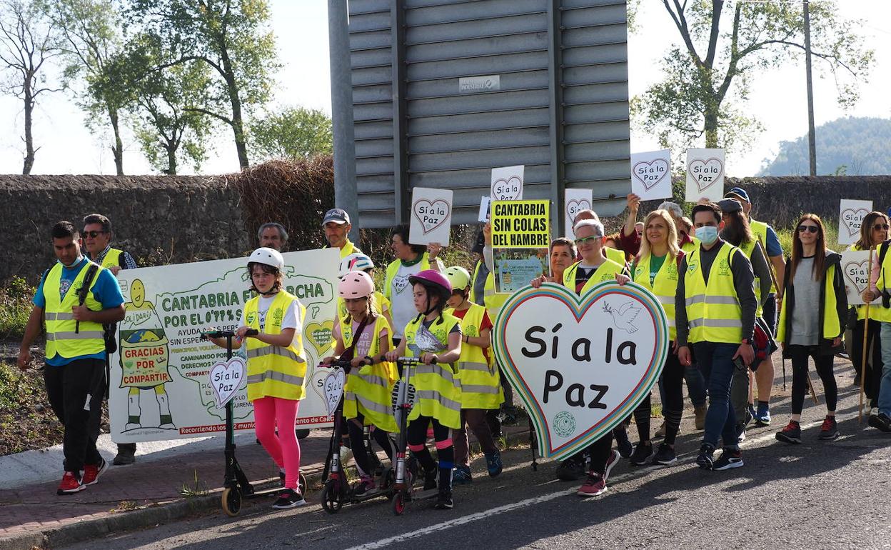 Recaudadas casi cuatro toneladas de alimentos en la marcha por la solidaridad y contra la pobreza