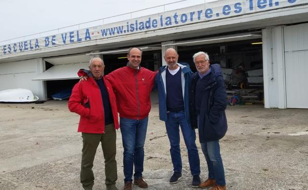 San Sebastián, Mirapeix, Baraiazarra y Ruiz, ayer por la mañana en la Escuela de Vela.