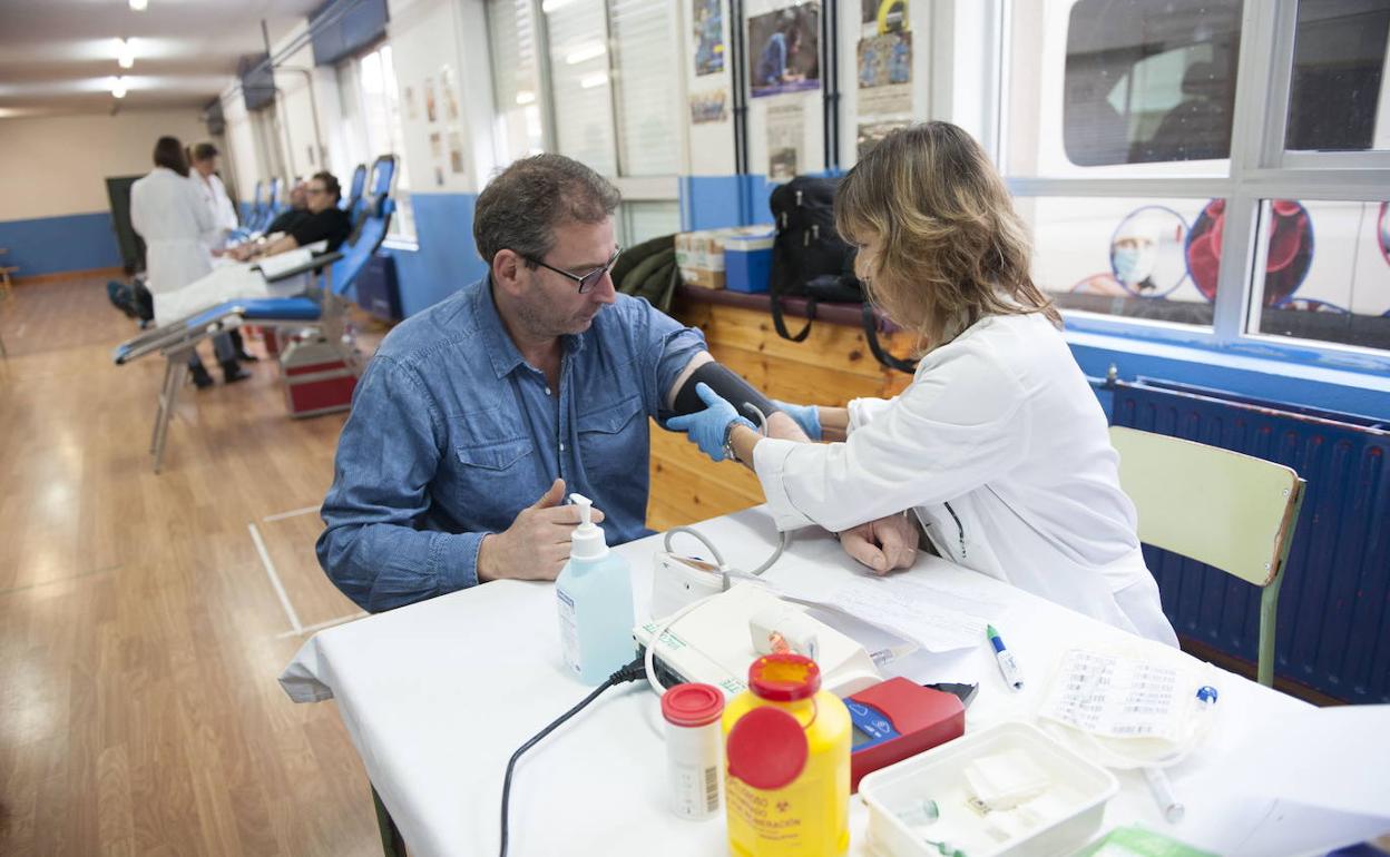 Llamamiento del Banco de Sangre de Cantabria para donantes 0- y A+