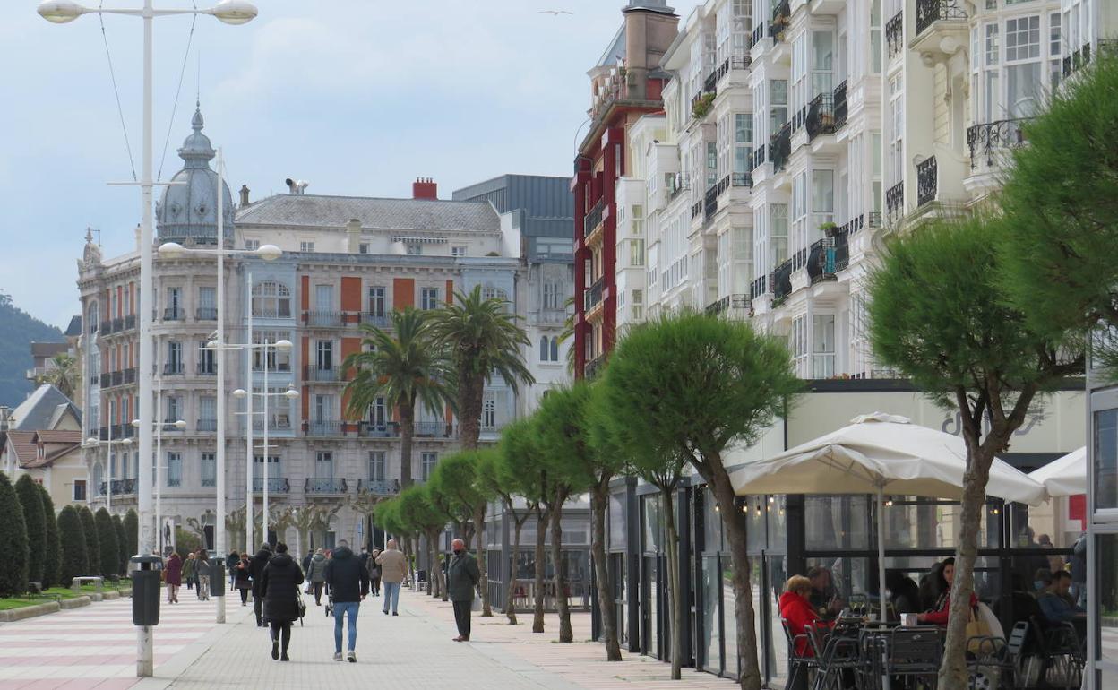 Los dueños de terrazas que estén ocupando más espacio del correspondiente deberán retirar el mobiliario antes del viernes 