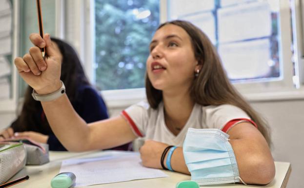 La mascarilla no se exigirá en los colegios de Cantabria pero sí en el transporte escolar