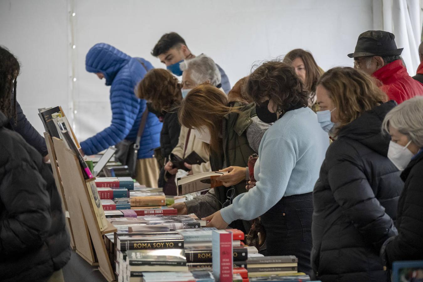 Un Día del Libro a medio gas por la lluvia