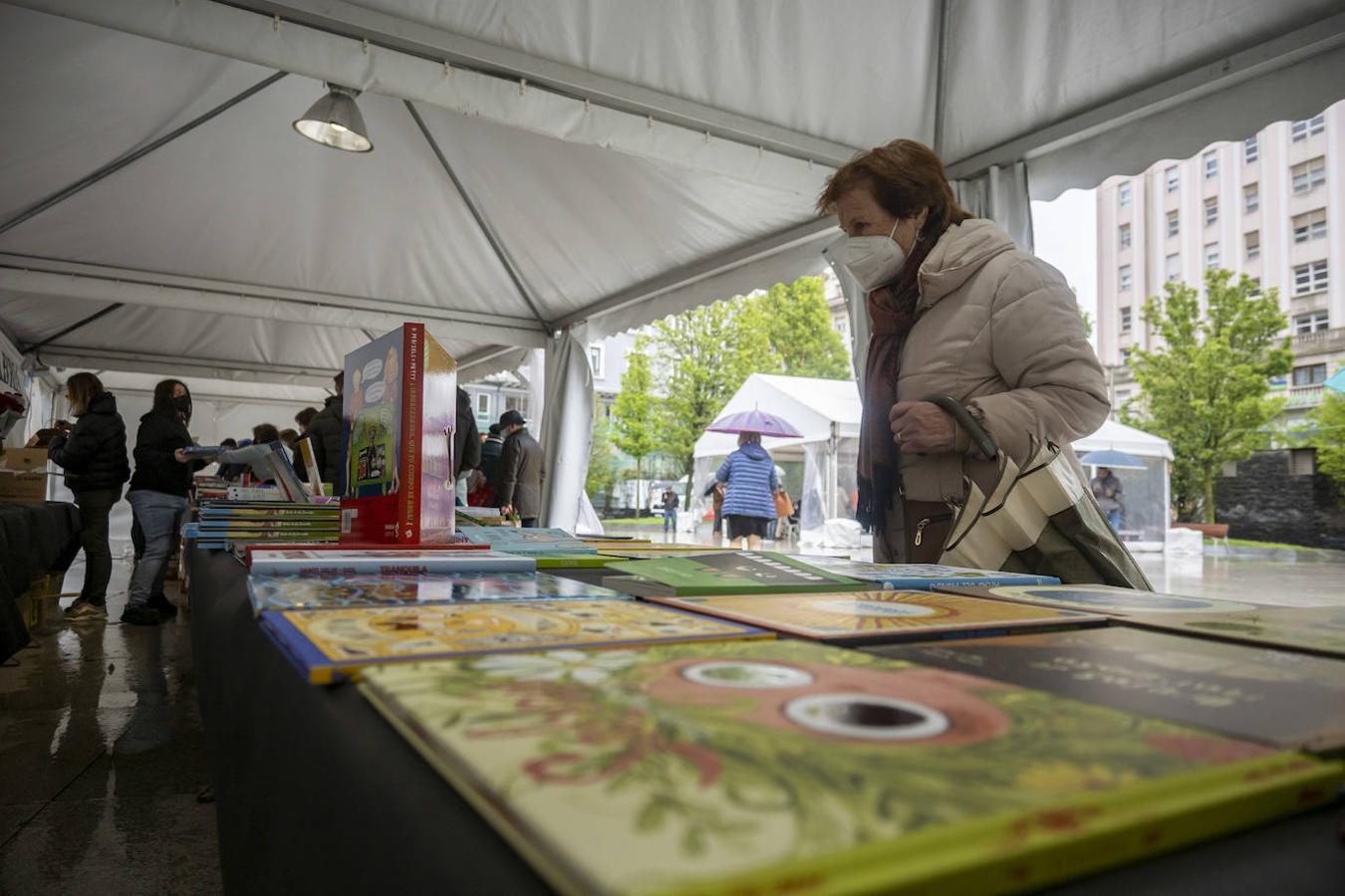 Un Día del Libro a medio gas por la lluvia