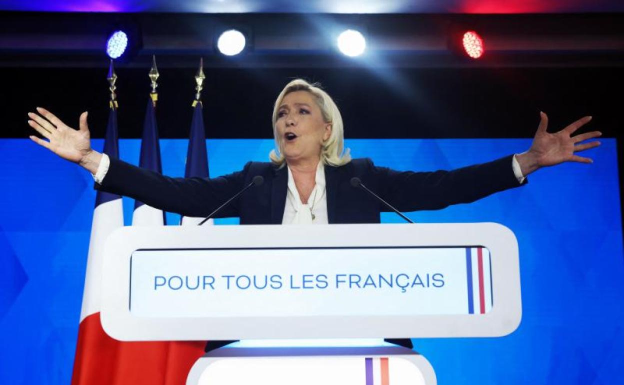 Le Pen, en su discurso tras reconocer la victoria de Macron. 