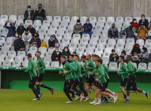 El club verdiblanco abre las puertas del entrenamiento del sábado a los peñistas