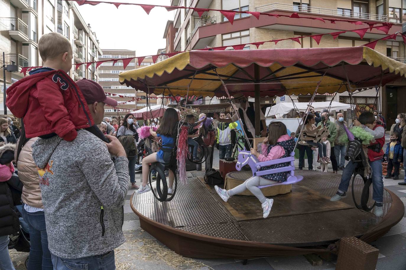 El municipio celebra hasta el 2 de mayo la Fiesta Homenaje a Pedro Velarde, una cita en recuerdo al militar de Muriedas que se va a desarrollar a través de varias actividades, espectáculos y actuaciones de calle dirigidas a toda la familia