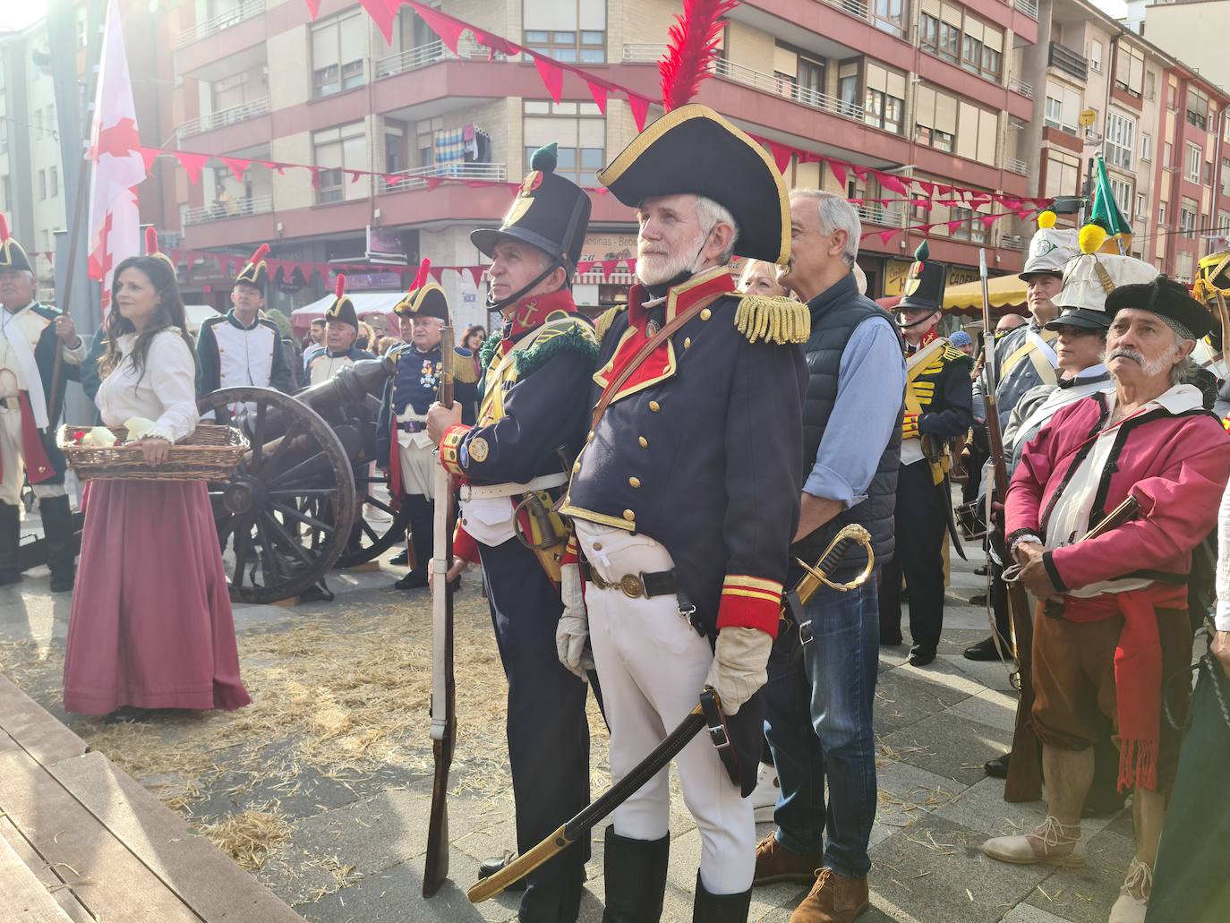 El municipio celebra hasta el 2 de mayo la Fiesta Homenaje a Pedro Velarde, una cita en recuerdo al militar de Muriedas que se va a desarrollar a través de varias actividades, espectáculos y actuaciones de calle dirigidas a toda la familia