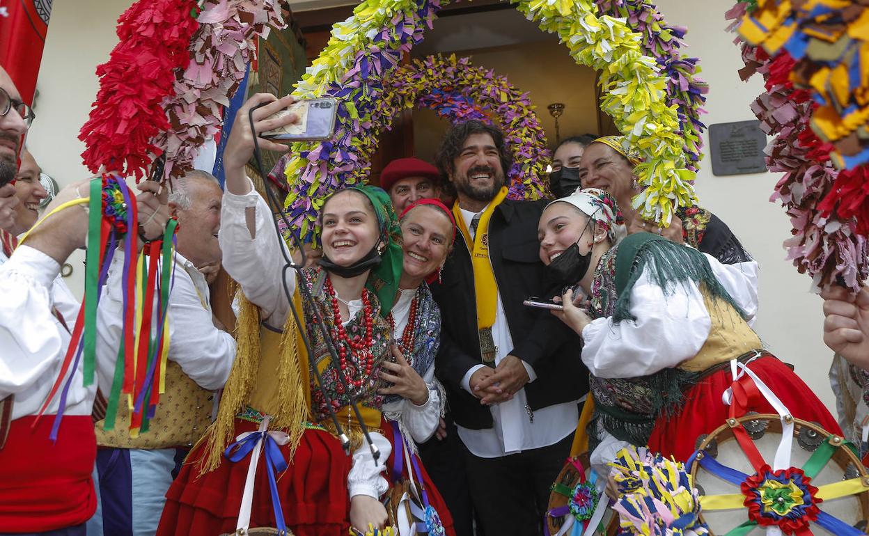 Antonio Orozco en el Teatro Casino Liceo de Santoña este sábado.