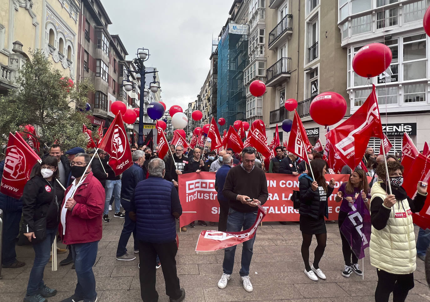 Fotos: El Primero de Mayo vuelve a salir a la calle en Santander