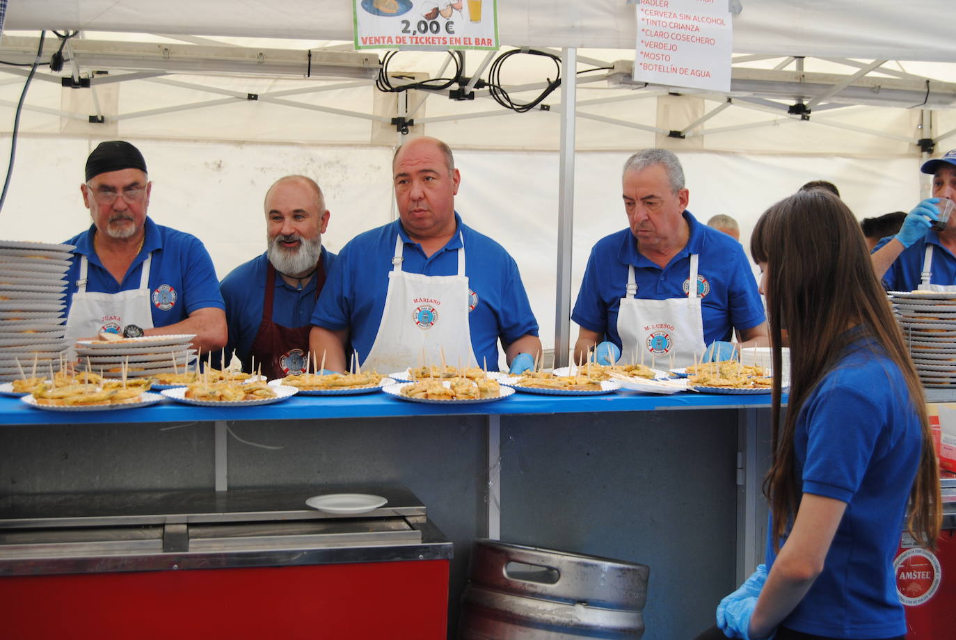 El Ayuntamiento de Santoña ha rendido un emotivo homenaje a 13 mujeres conserveras que se han jubilado desde la última feria, en 2019