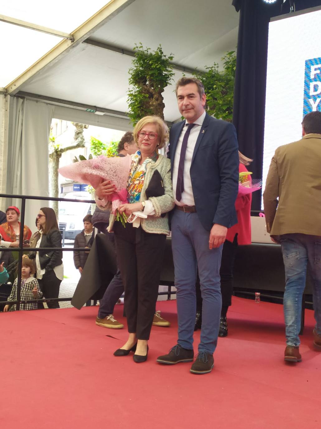 El Ayuntamiento de Santoña ha rendido un emotivo homenaje a 13 mujeres conserveras que se han jubilado desde la última feria, en 2019